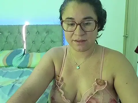 Snapshot of estrellajunior chatting on 24, 5, 2026 estrellajunior online show from 24, 5, 2026
