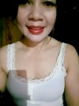 Snapshot of Yiyi102300 chatting on 10, 5, 2026 Yiyi102300 online show from 10, 5, 2026