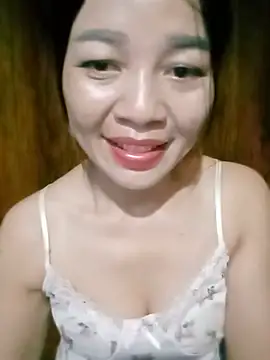 Yiyi102300 online show from 27, 5, 2026