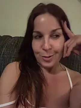 petitehotwife4u online show from 19, 4, 2026