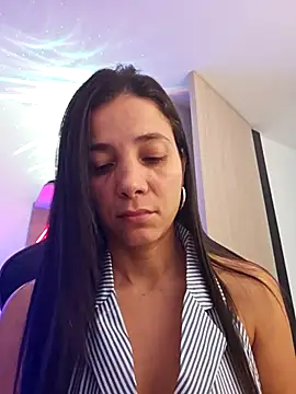 Snapshot of miaeyex chatting on 7, 5, 2026 miaeyex online show from 7, 5, 2026