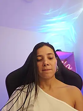 Snapshot of miaeyex chatting on 20, 5, 2026 miaeyex online show from 20, 5, 2026