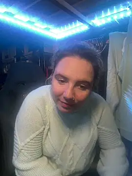 curvyneon online show from 12, 4, 2026