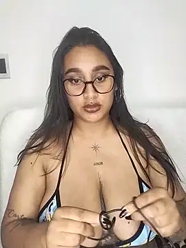 Mia skyy18 online show from 10, 4, 2026