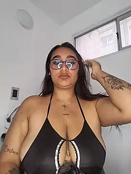 Mia skyy18 online show from 26, 6, 2026