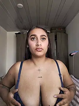 Mia skyy18 online show from 7, 7, 2026