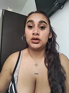 Mia skyy18 online show from 21, 7, 2026
