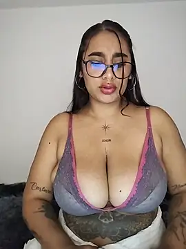 Mia skyy18 online show from 26, 7, 2026