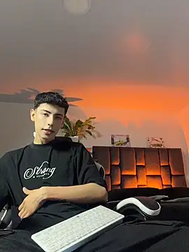Snapshot of SebastianReed_ chatting on 24, 4, 2026 SebastianReed online show from 24, 4, 2026