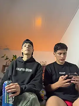 Snapshot of SebastianReed_ chatting on 4, 5, 2026 SebastianReed online show from 4, 5, 2026