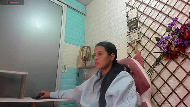 LITTLE-NESSA online show from 26, 4, 2026