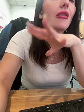 Siren  xxx online show from 21, 5, 2026