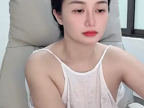 AmyLinee 1 online show from 5, 7, 2026