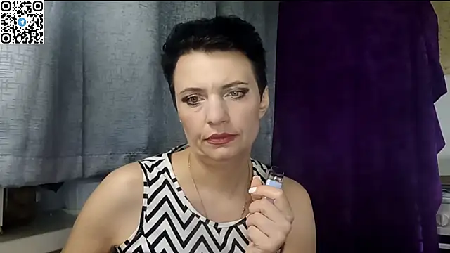 HotMamaQueen234 online show from 24, 4, 2026