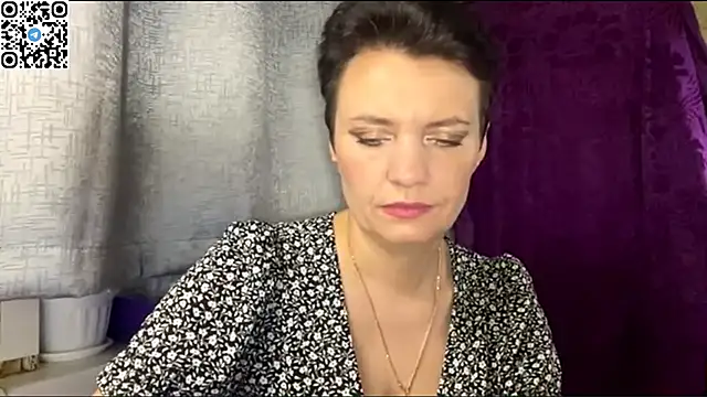 HotMamaQueen234 online show from 24, 5, 2026