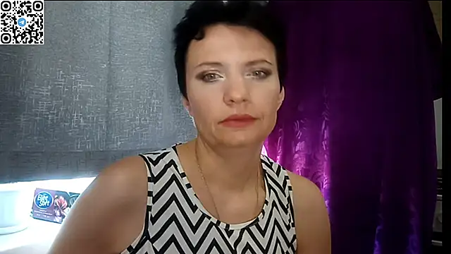 HotMamaQueen234 online show from 18, 6, 2026