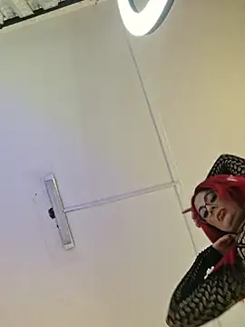 Scarlet Evanss  online show from 5, 6, 2026