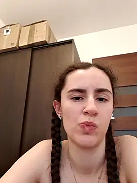 Snapshot of starlight_mo chatting on 11, 5, 2026 starlight mo online show from 11, 5, 2026
