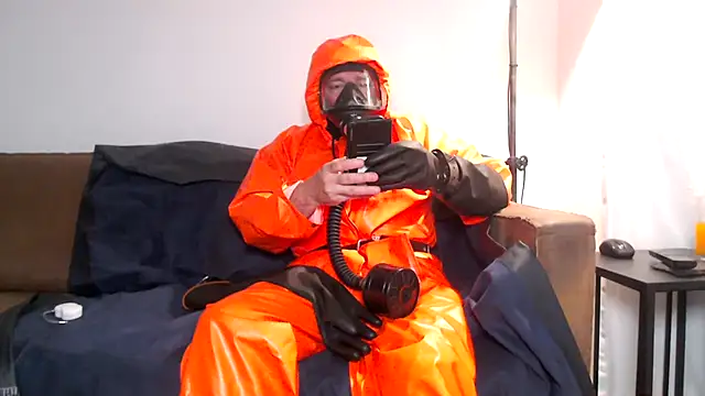 Snapshot of latexslaveboy chatting on 14, 6, 2026 latexslaveboy online show from 14, 6, 2026