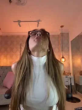 SERENAA   online show from 16, 5, 2026