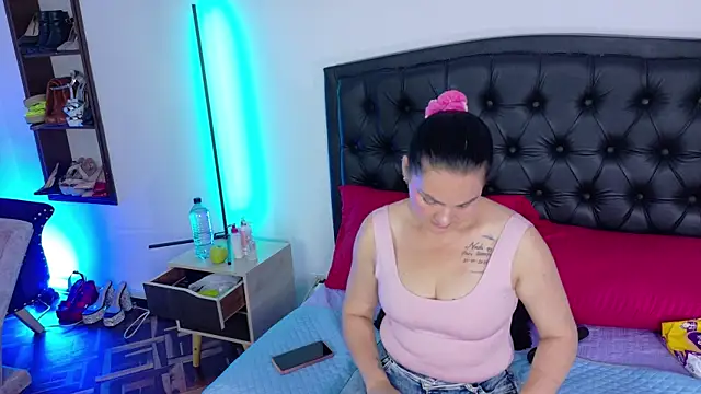 Scarlet Hiit online show from 10, 7, 2026