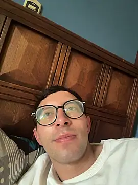 Snapshot of LeonBlazze chatting on 15, 6, 2026 LeonBlazze online show from 15, 6, 2026
