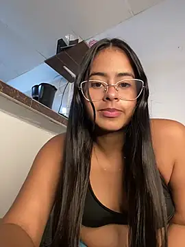 Snapshot of lucirganaxxx chatting on 29, 3, 2026 lucirganaxxx online show from 29, 3, 2026