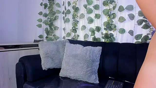 Mia Luna online show from 18, 4, 2026