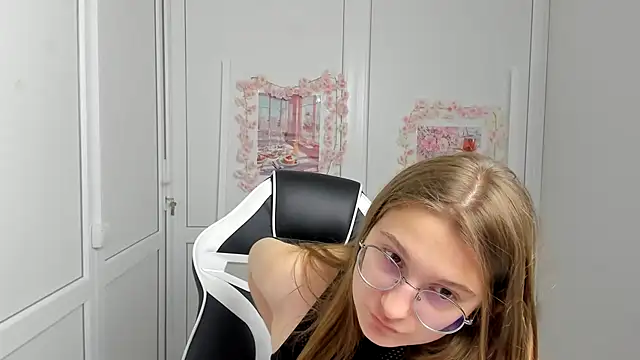 Mia kristal online show from 18, 6, 2026