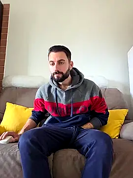 AmicisegretiITA online show from 2, 4, 2026