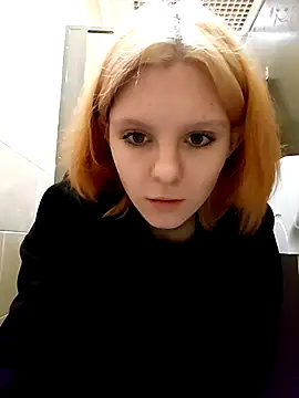 Snapshot of NinaParri chatting on 5, 4, 2026 NinaParri online show from 5, 4, 2026