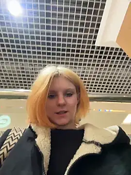Snapshot of NinaParri chatting on 21, 4, 2026 NinaParri online show from 21, 4, 2026
