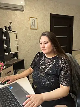 AgathaMyers online show from 8, 4, 2026