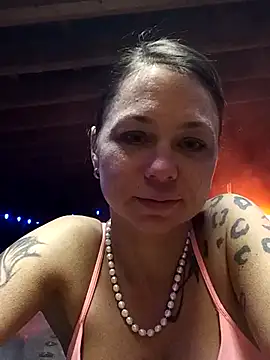 Couple qc online show from 2, 4, 2026