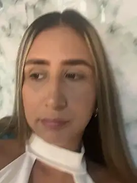 VictoriaWhitmore online show from 16, 4, 2026