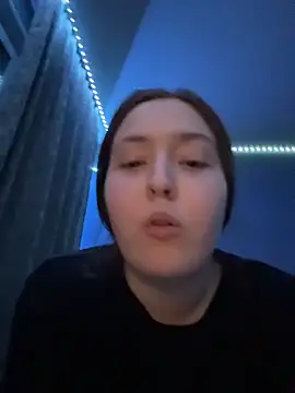 Snapshot of charmingggirl chatting on 27, 4, 2026 charmingggirl online show from 27, 4, 2026