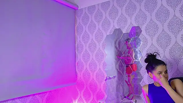 Snapshot of Twink_Sensationxx chatting on 9, 4, 2026 Twink Sensationxx online show from 9, 4, 2026