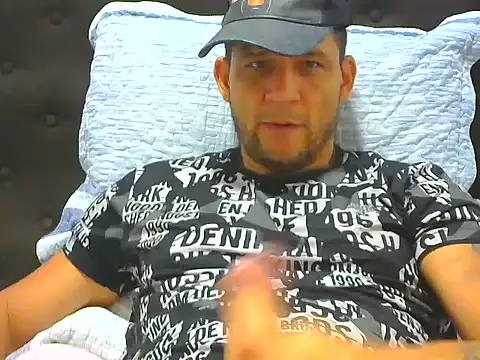 Snapshot of altenori chatting on 4, 8, 2026 altenori online show from 4, 8, 2026