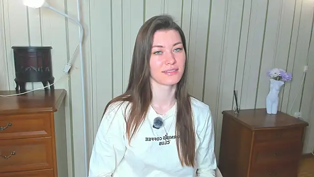JulissaLipoma online show from 4, 4, 2026