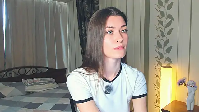JulissaLipoma online show from 4, 6, 2026