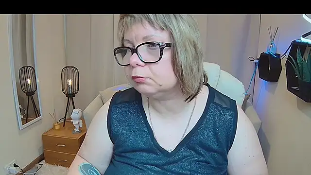 BonnnyBoobsy online show from 17, 5, 2026