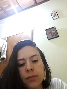 Isabelmotta  online show from 11, 4, 2026