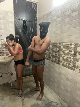 couple-new online show from 18, 4, 2026