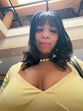 Snapshot of MonserratJons01 chatting on 7, 6, 2026 MonserratJons01 online show from 7, 6, 2026