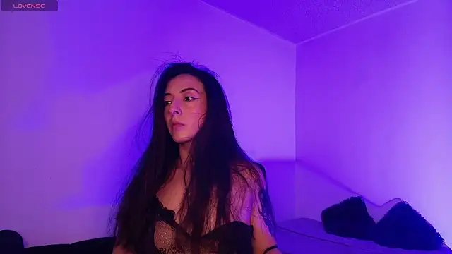 Nicolwhitee online show from 20, 4, 2026