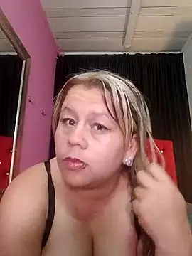ScarletBigTitties online show from 5, 4, 2026
