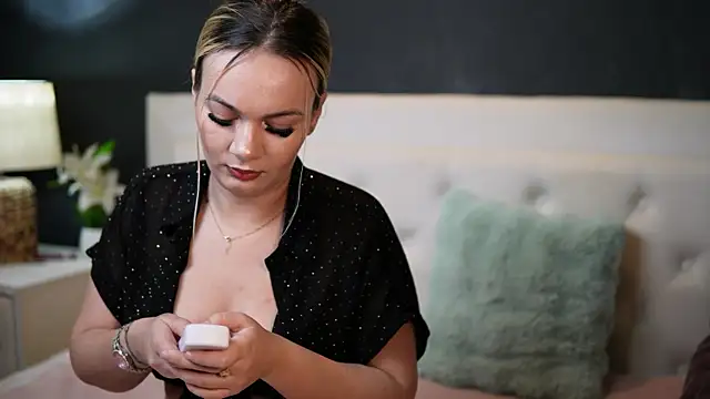 Snapshot of DaliaParis chatting on 13, 6, 2026 DaliaParis online show from 13, 6, 2026