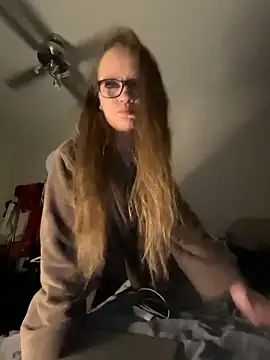 LizzieZ1975 online show from 11, 5, 2026