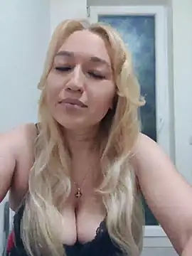 LexaVelure online show from 4, 5, 2026