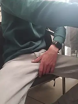 Skinboy06 online show from 10, 4, 2026